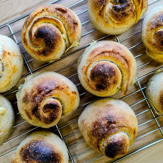 'Cheese' & Garlic Roll